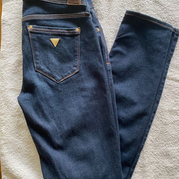 Guess Low Rise Dark Wash Skinny Jeans - Picture 1 of 7